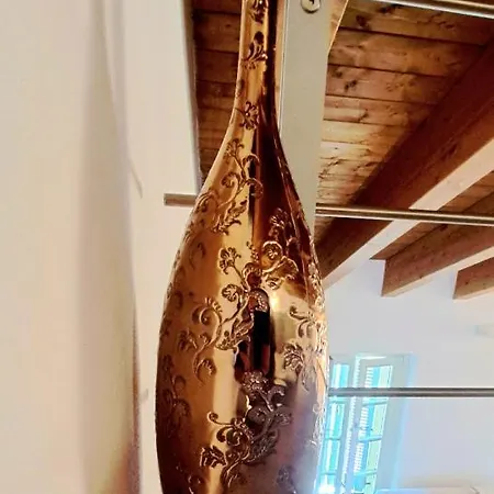 Apartamento Casa Di Giulia Con E Cucina, Matrimoniale Con Tetto A Vista E Grande Parco Circostante