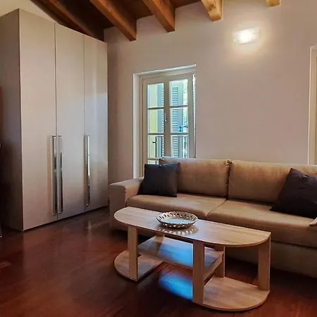 Apartamento Casa Di Giulia Con E Cucina, Matrimoniale Con Tetto A Vista E Grande Parco Circostante *