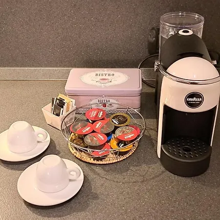 Casa Di Giulia Con E Cucina, Matrimoniale Con Tetto A Vista E Grande Parco Circostante